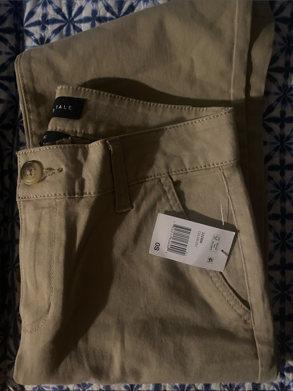Aeropostale khakis classic size O short